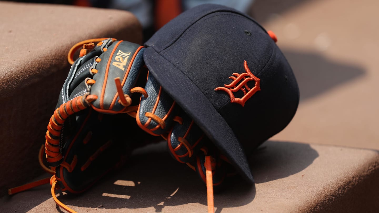 Yankees Sign Former Tigers Pitcher Kenta Maeda to Minor League Deal