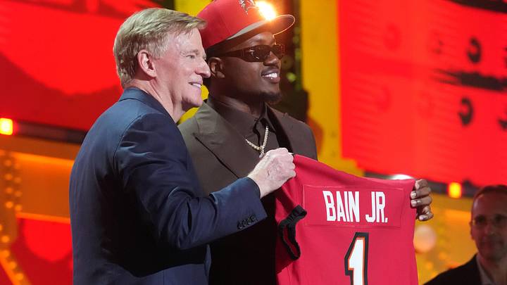 The Tampa Bay Buccaneers are receiving a ton of praise after drafting Rueben Bain Jr..