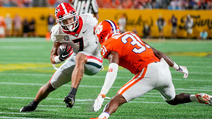 Georgia Bulldogs wide receiver Jermaine Burton (7) against Clemson Tigers cornerback Mario Goodrich (31)