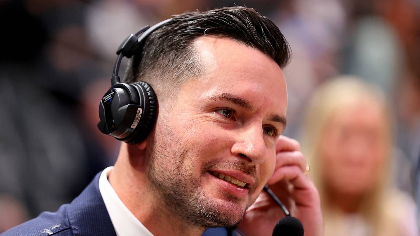 JJ Redick breaks silence on Lakers rumors, hints at Shams Charania discourse - Vimarsana News