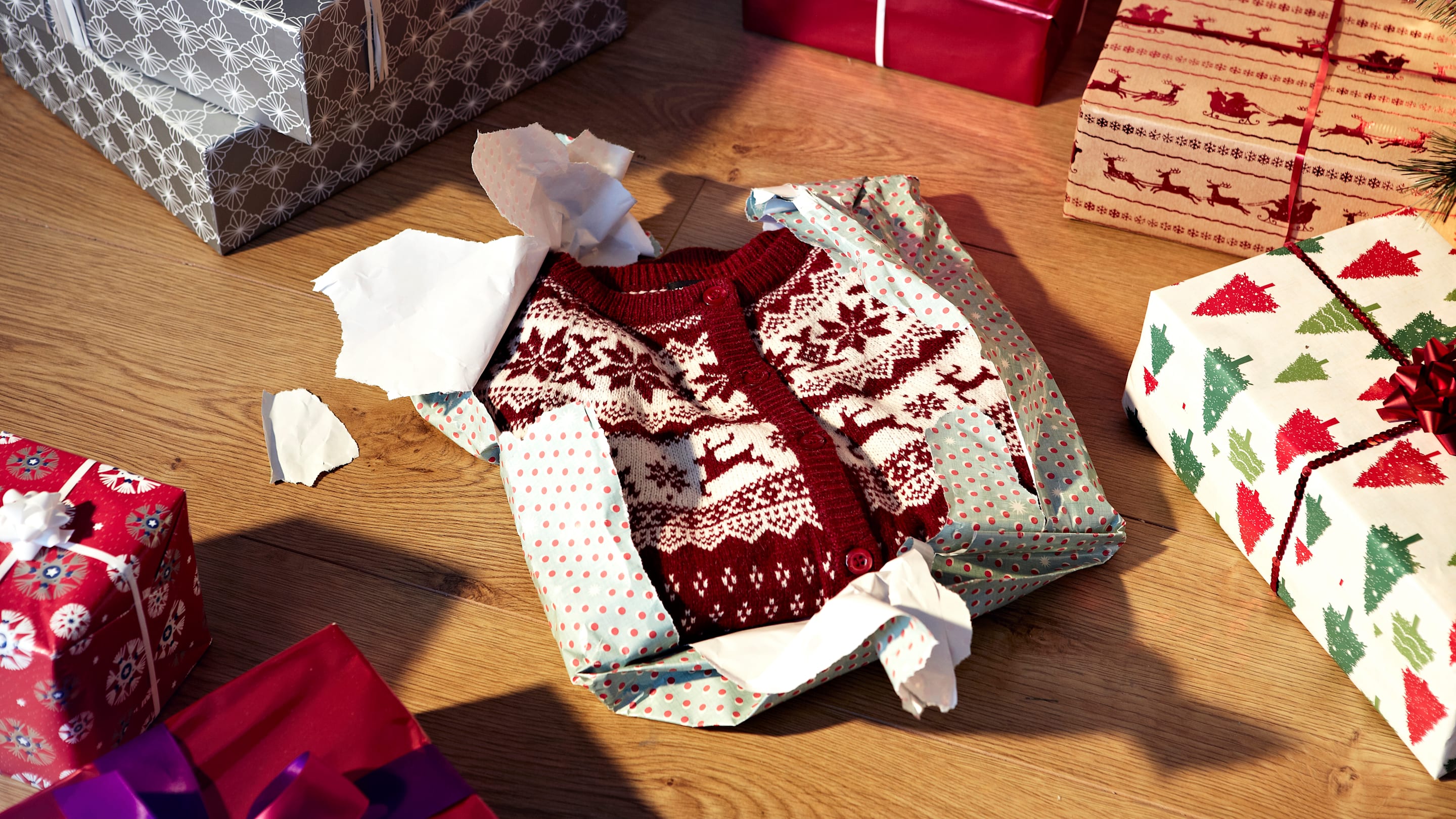 How to Properly Dispose of Wrapping Paper