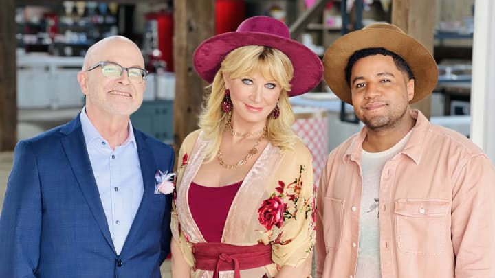 BLUE RIBBON BAKING CHAMPIONSHIP. (L to R) Bill Yosses, Sandra Lees and Bryan Ford in BLUE RIBBON BAKING CHAMPIONSHIP. Credit: Courtesy of Netflix. © 2024