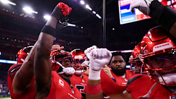 The Houston Texans gave back to the community on Tuesday afternoon ahead of Thanksgiving