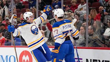 Buffalo Sabres v Chicago Blackhawks