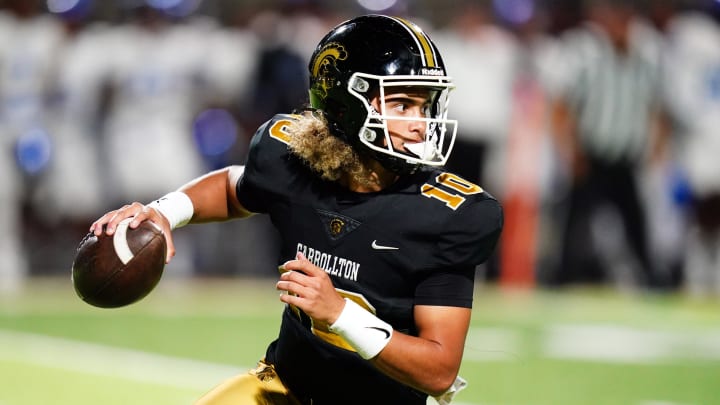 Auburn Tigers target Julian Lewis is one of the top quarterback prospects in the country.