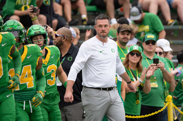 Oregon head coach Dan Lanning walks the field as the Oregon Ducks host the Oklahoma State Cowboys on Sept. 6, 2025, at Autzen