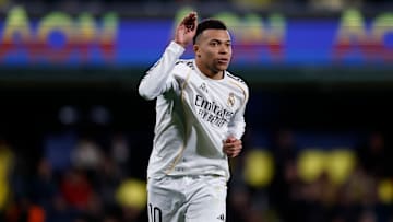 Kylian Mbappé démarre avec Vinicius. Kylian Mbappé démarre avec Vinicius.