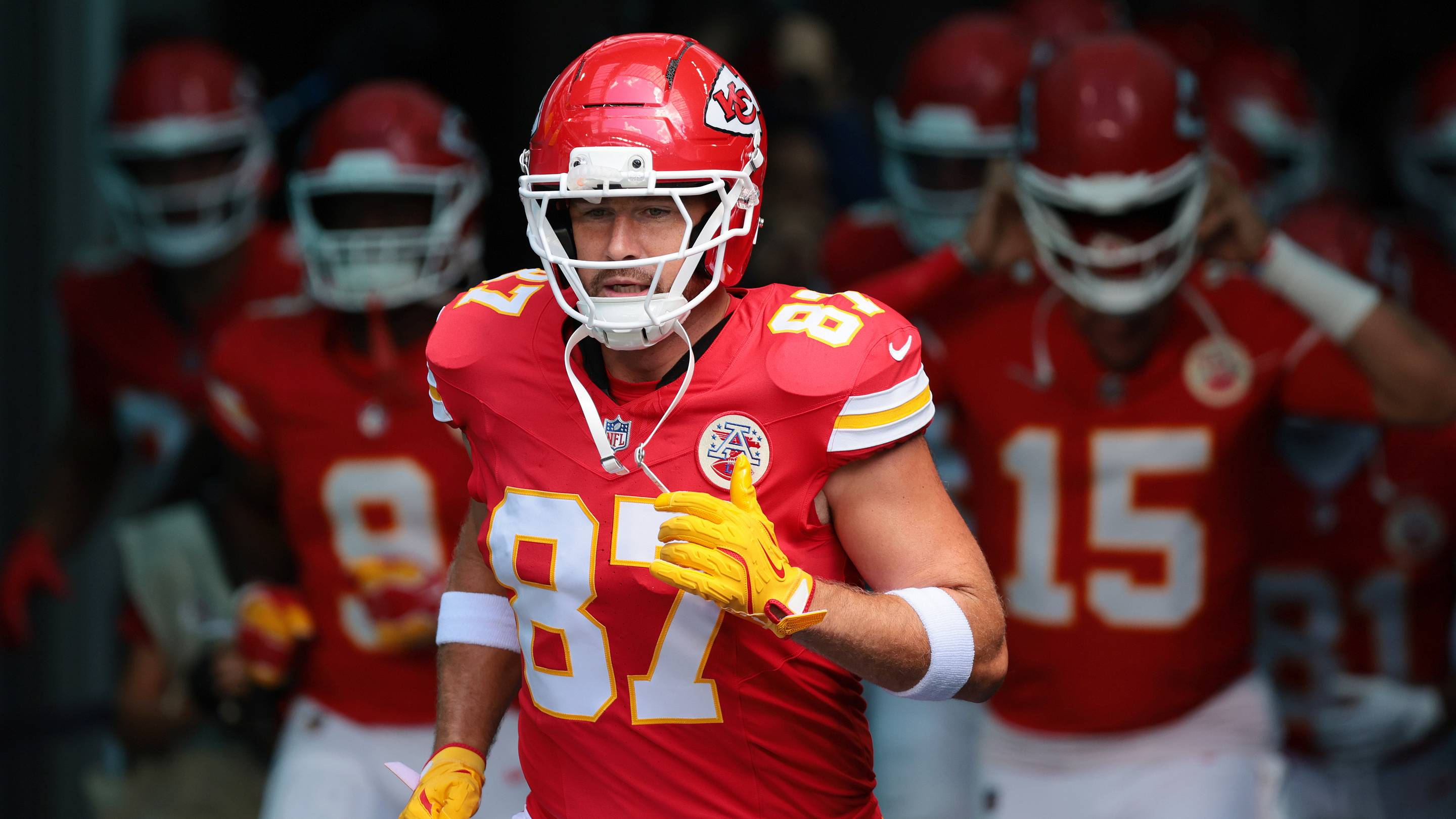 10 Observations From Chiefs’ Sloppy Victory Over Dolphins in Week 3