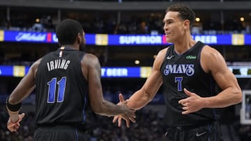 Dallas Mavericks, Dwight Powell, Kyrie Irving