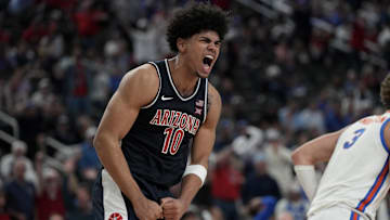 Freshman Koa Peat excelled in college debut as Arizona beat defending champion Florida