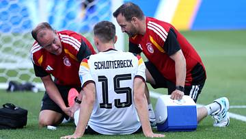 Nico Schlotterbeck wenige Momente nach der Verletzung Nico Schlotterbeck wenige Momente nach der Verletzung