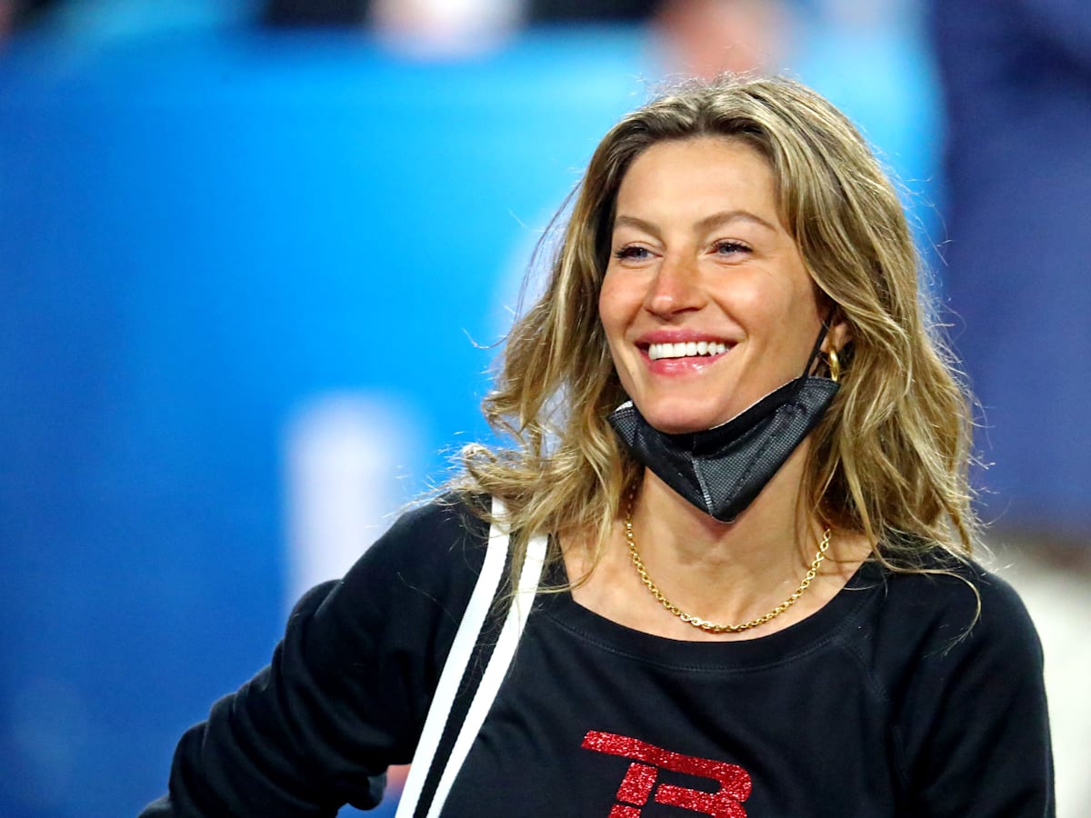 Tom Brady's ex-wife Gisele Bündchen confidently shows off baby bump at gala event