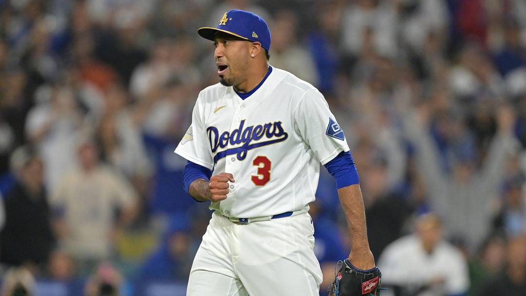 Mar 27, 2026; Los Angeles, California, USA; Los Angeles Dodgers pitcher Edwin Díaz (3) reacts after the final out against the Arizona Diamondbacks in the ninth inning at Dodger Stadium. Mandatory Credit: Jayne Kamin-Oncea-Imagn Images Mar 27, 2026; Los Angeles, California, USA; Los Angeles Dodgers pitcher Edwin Díaz (3) reacts after the final out against the Arizona Diamondbacks in the ninth inning at Dodger Stadium. Mandatory Credit: Jayne Kamin-Oncea-Imagn Images