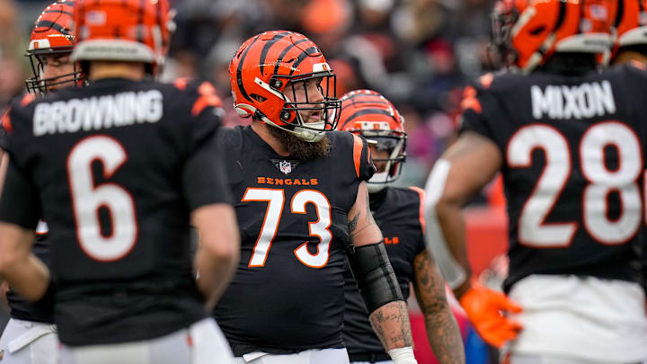 Cincinnati Bengals offensive tackle Jonah Williams (73) watches the video board in the second