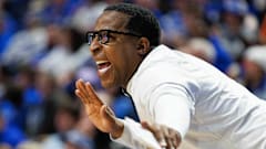 New Razorbacks assistant Chin Coleman on sidelines with Kentucky