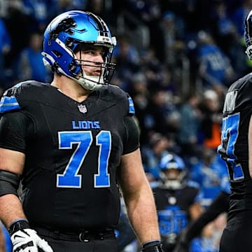 Detroit Lions guard Kevin Zeitler (71).
