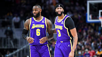 Anthony Davis está de regreso en Lakers