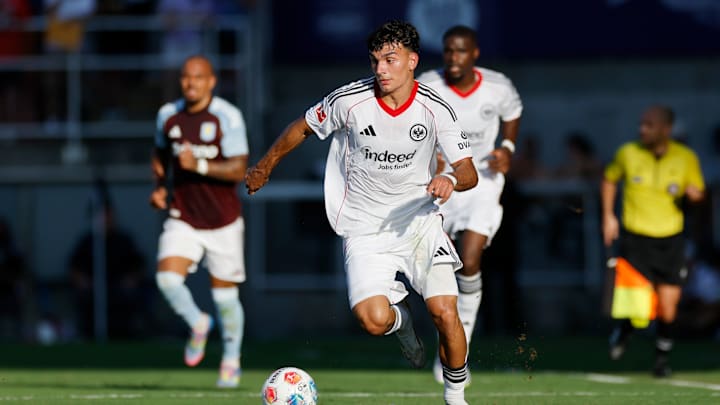 Can Uzun im Testspiel gegen Aston Villa Can Uzun im Testspiel gegen Aston Villa