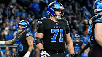 Detroit Lions guard Kevin Zeitler (71) warms up before the game between Detroit Lions and Minnesota Vikings at Ford Field in Detroit on Sunday, Jan. 5, 2025.