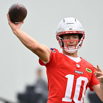 Jun 9, 2025; Foxborough, MA, USA; New England Patriots quarterback Drake Maye (10) throws a pass during minicamp at Gillette Stadium. Mandatory Credit: Eric Canha-Imagn Images