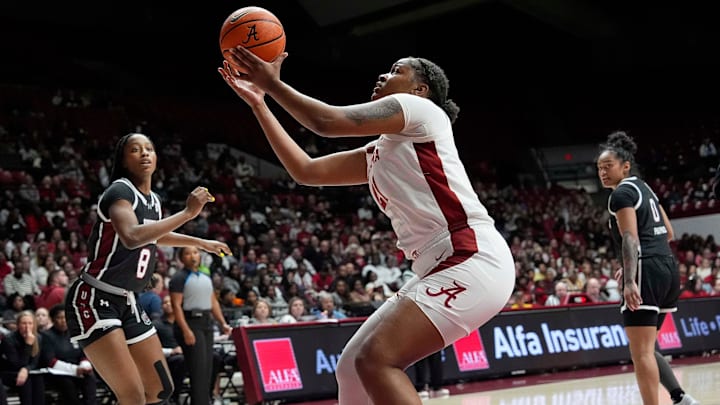Alabama forward Essence Cody (21) takes a lob pass on the block against South Carolina Thursday, Jan. 16, 2025, at Coleman Coliseum in Tuscaloosa, Alabama.