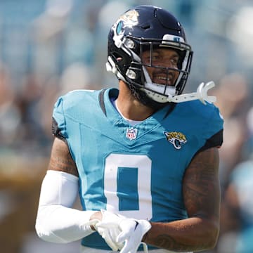 Gabe Davis warms up before a game against the Packers.