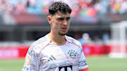 Aleksandar Pavlovic im Bayern-Trikot