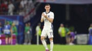 Phil Foden mendapatkan izin meninggalkan skuad Timnas Inggris setelah istrinya melahirkan.