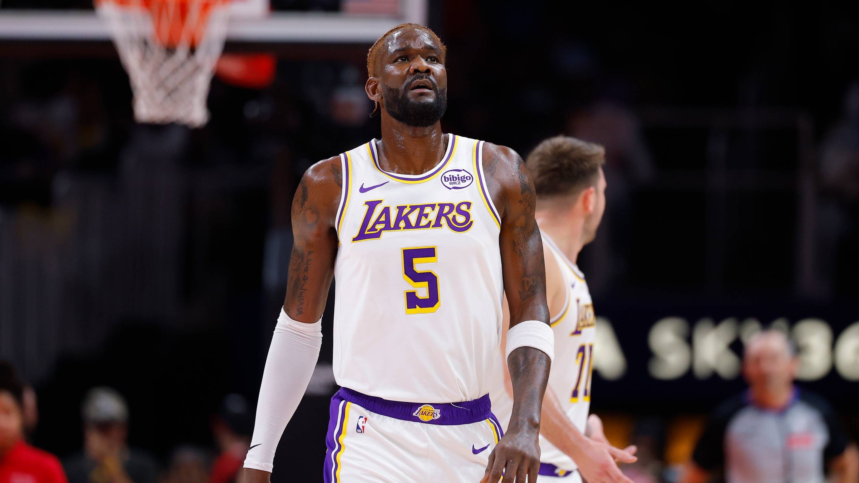 Lakers can finally solve massive center question mark as coveted big hits the trade market