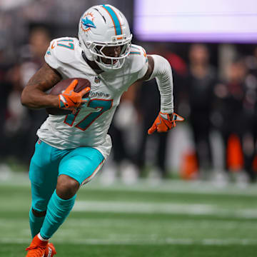 Jaylen Waddle was not dealt at this year’s NFL trade deadline. 