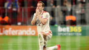 Harry Kane kann seinen Fehlschuss bei Bayern vs. Inter kaum glauben