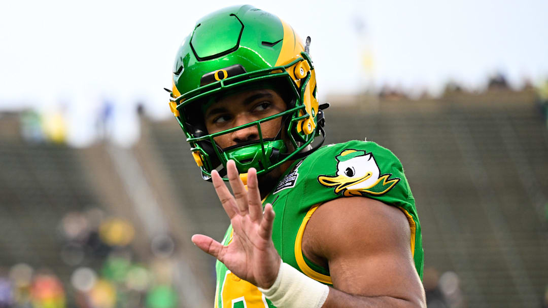 Oregon Ducks tight end Kenyon Sadiq Oregon Ducks tight end Kenyon Sadiq