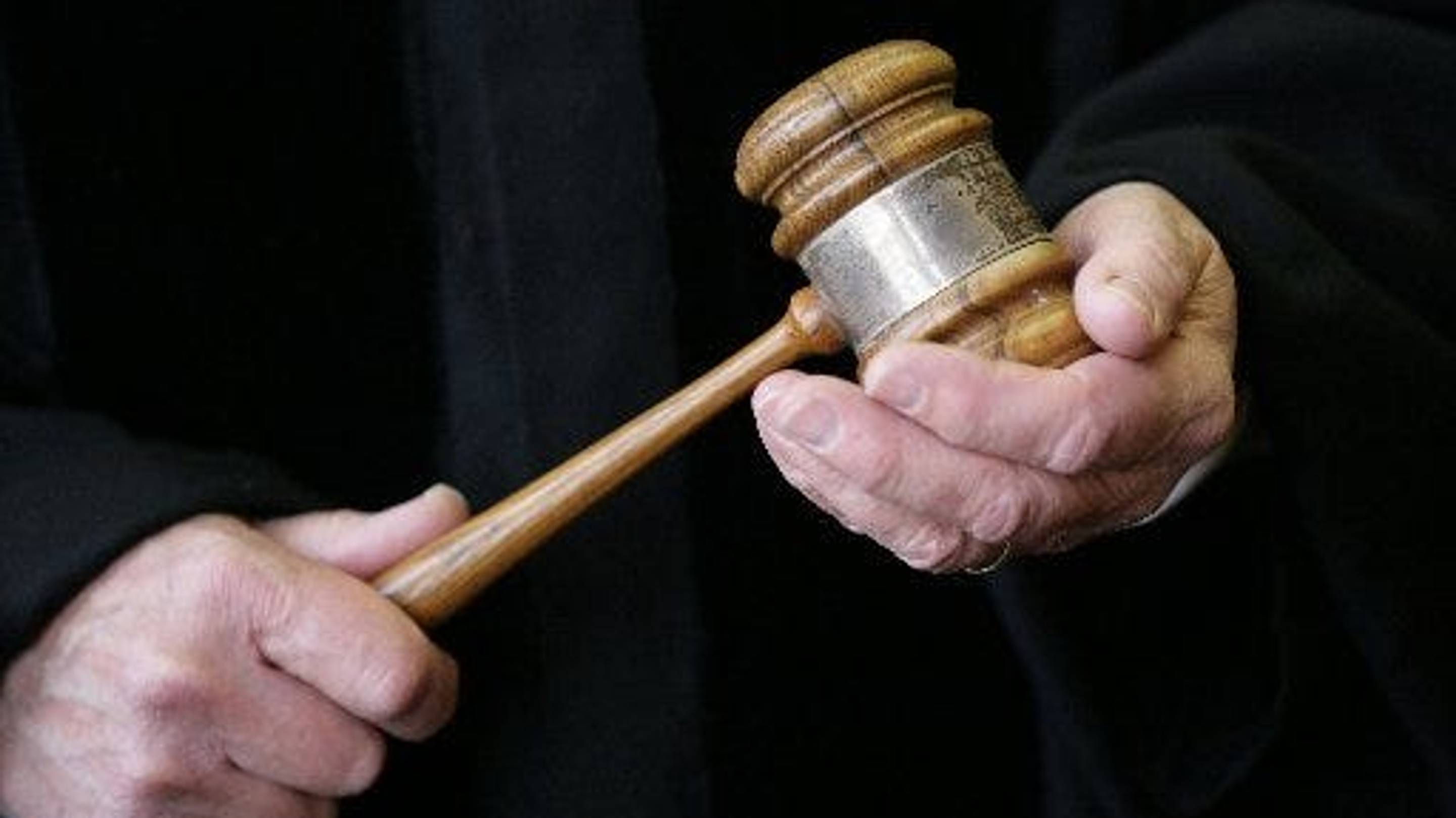 Former Iowa High School Basketball Coach Pleads Guilty, Sentenced