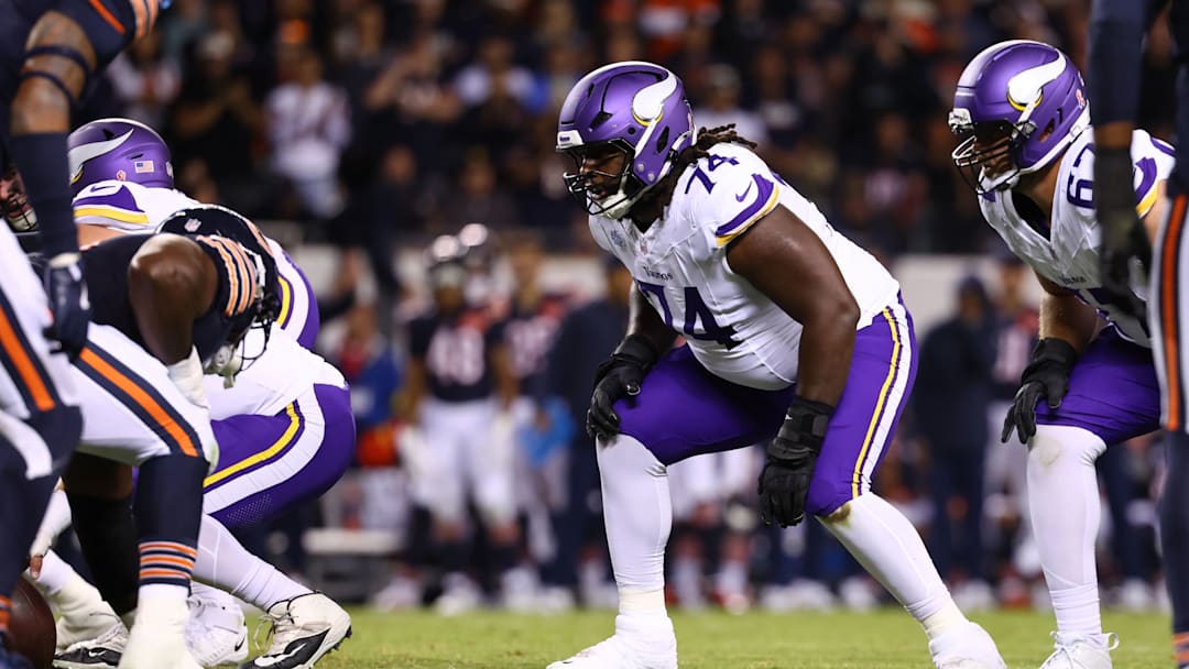 Donovan Jackson in his NFL debut.