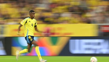 Alexander Isak in action for Sweden against Estonia 