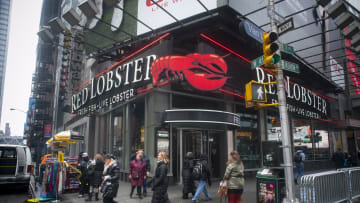 Red Lobster's shrimp deal has gone awry.