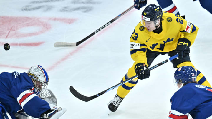 IHOCKEY-JUNIOR-USA-SWE