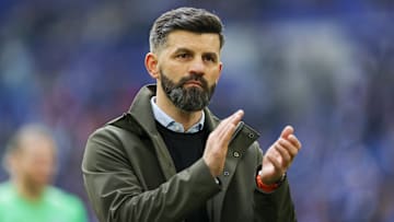 Miron Muslic hat viel zu tun