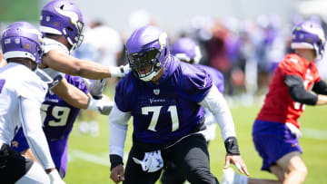 Vikings left tackle Christian Darrisaw at an offseason practice.