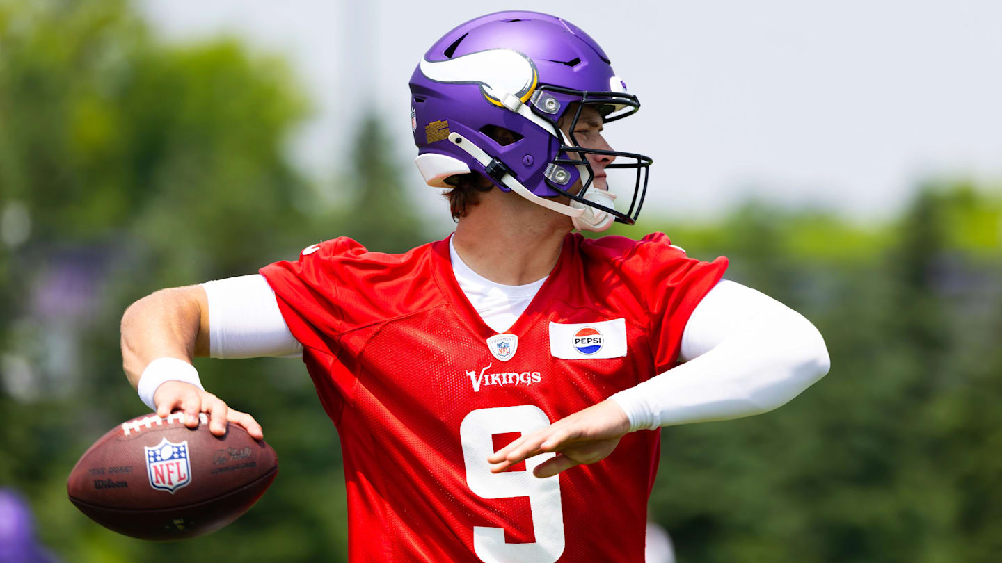 J.J. McCarthy puts on a show for fans