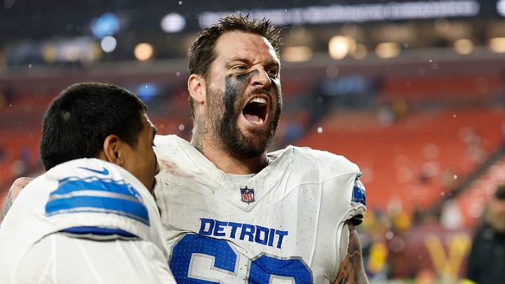Detroit Lions offensive tackle Penei Sewell (L) celebrates with former teammate and fellow offensive tackle Taylor Decker (68). Mandatory Credit: Geoff Burke-Imagn Images