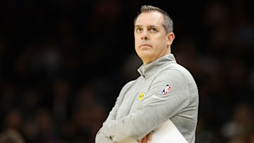 Frank Vogel no seguirá en los Lakers