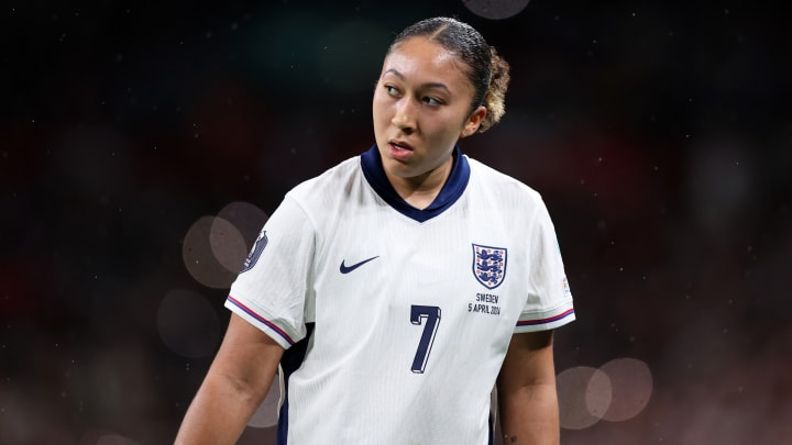 Lauren James has withdrawn from the England squad due to an injury 