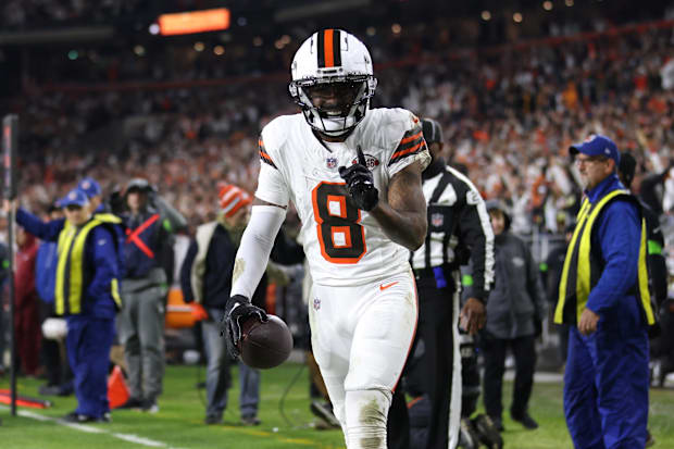 Cleveland Browns WR Elijah Moore celebrates after a touchdown during the first half against the New York Jets