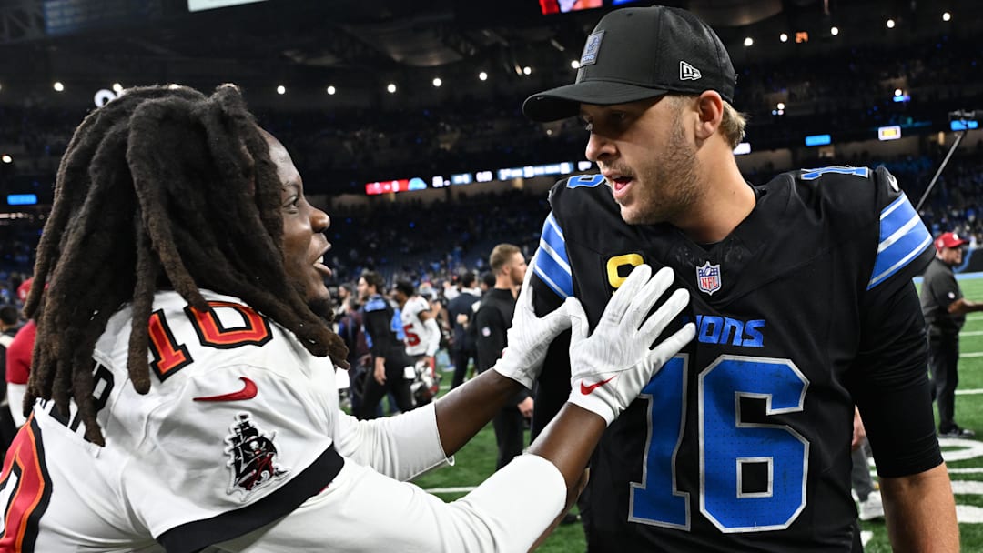 Detroit Lions quarterback Jared Goff (16) and former Tampa Bay Buccaneers quarterback Teddy Bridgewater (10) 