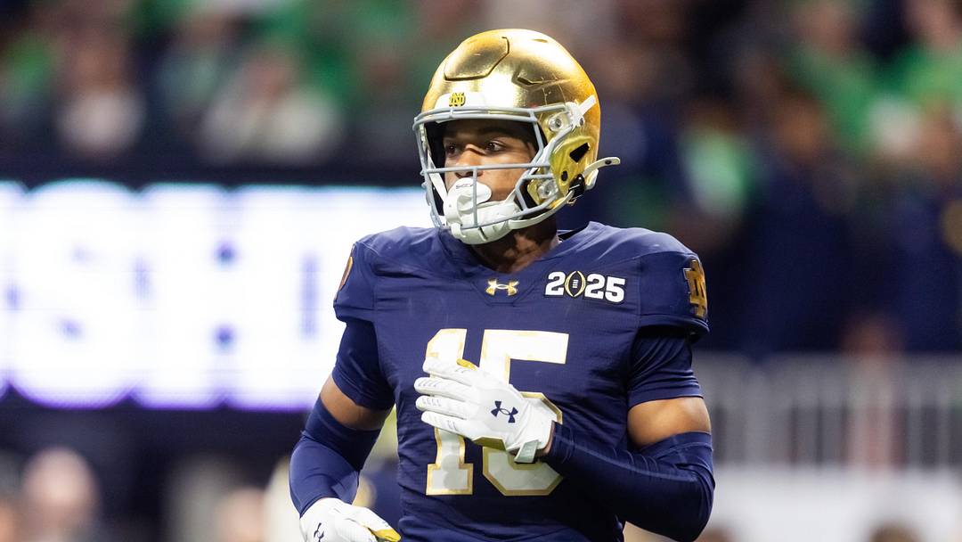Jan 20, 2025; Atlanta, GA, USA; Notre Dame Fighting Irish cornerback Leonard Moore (15) against the Ohio State Buckeyes during the CFP National Championship college football game at Mercedes-Benz Stadium. Mandatory Credit: Mark J. Rebilas-Imagn Images Jan 20, 2025; Atlanta, GA, USA; Notre Dame Fighting Irish cornerback Leonard Moore (15) against the Ohio State Buckeyes during the CFP National Championship college football game at Mercedes-Benz Stadium. Mandatory Credit: Mark J. Rebilas-Imagn Images