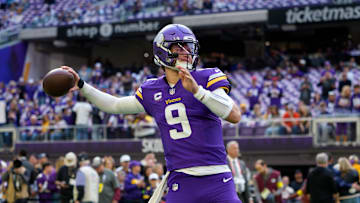 Chicago Bears v Minnesota Vikings - NFL 2025