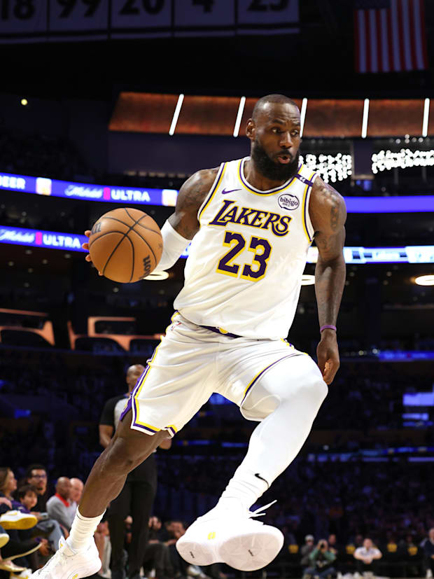 Lakers the striker Lebron Jame