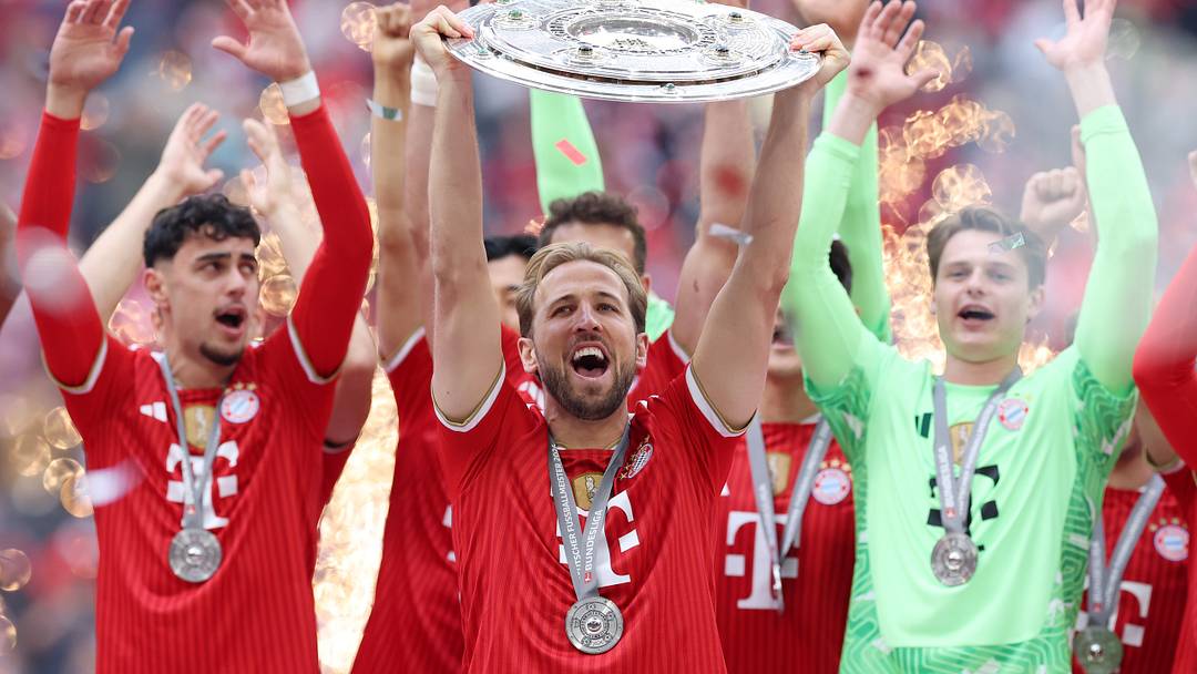 Fin de saison pour le Bayern Munich, qui aura presque tout écrasé sur son passage cette année. Fin de saison pour le Bayern Munich, qui aura presque tout écrasé sur son passage cette année.