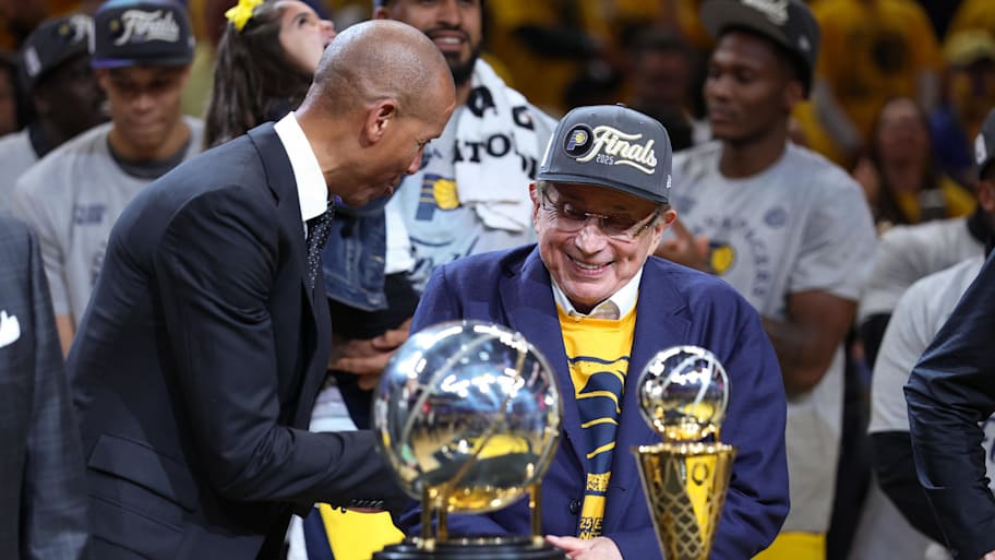 Reggie Miller and Indiana Pacers owner Herb Simon are seen after his team won the Eastern Conference Finals. | Trevor Ruszkowski-Imagn Images
